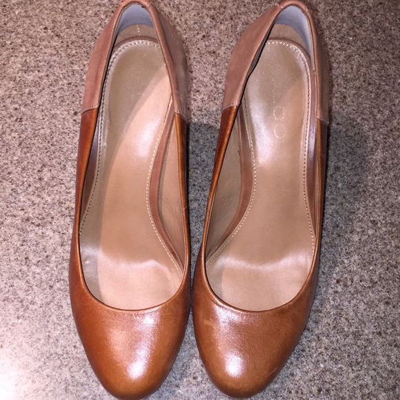 ALDO Brown Leather two tone pumps - Picture 2 of 3